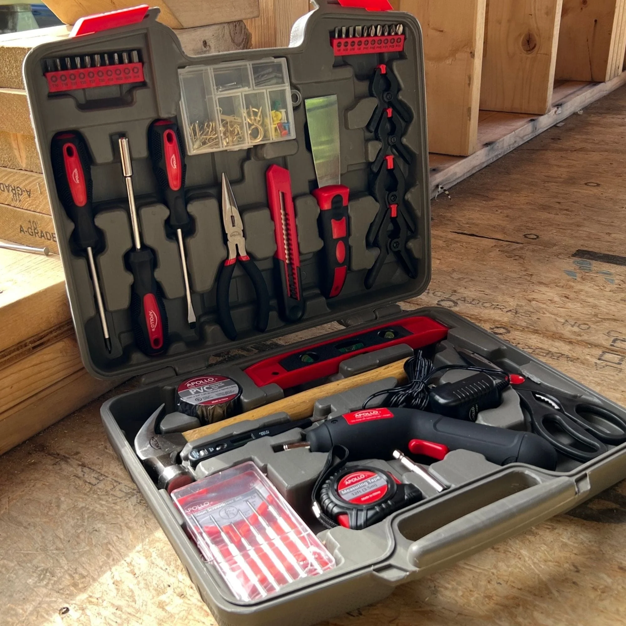 144 Piece Household Tool Kit with 4.8V Cordless Screwdriver - DT8422 - Image 2
